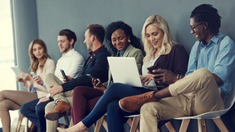 eLearning And Employee Onboarding: Designing The Right Blend From Start To Finish