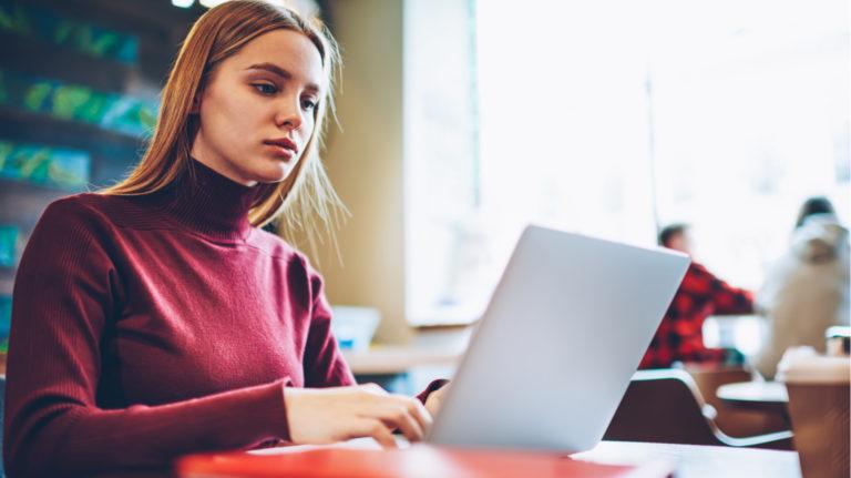 The 8 Best-Kept Secrets To Succeed At Distance Learning