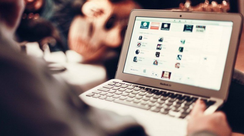 Social And Informal Learning Explained: Why Technology Matters