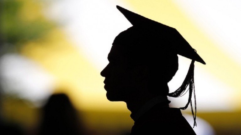Is It Worth To Enroll In An Online PhD Program? The Pros And Cons
