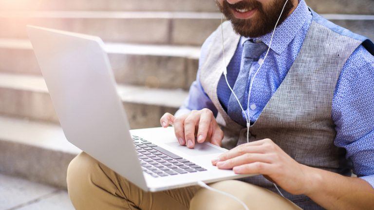 5 Reasons Bespoke eLearning Gives Your Company A Competitive Advantage