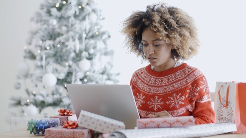 Yuletide eLearning Distractions: 6 Tips To Keep Corporate Learners Focused During Τhe Holidays
