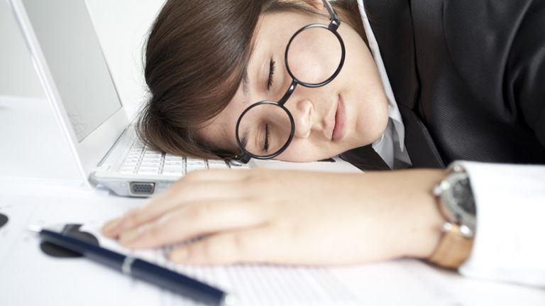 7 Tips To Create Online Training Courses For Overworked Employees