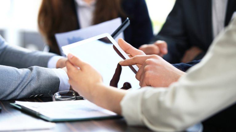 Top 8 Criteria To Help You Select LMS Software Provider