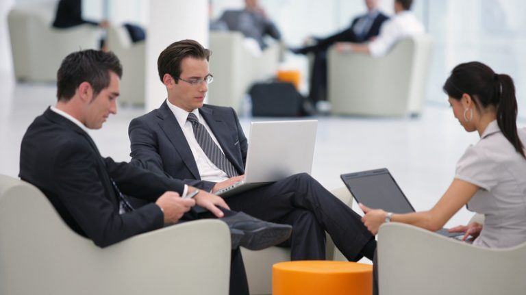 4 Ways To Successfully Deliver Online Training To BFSI Workforce