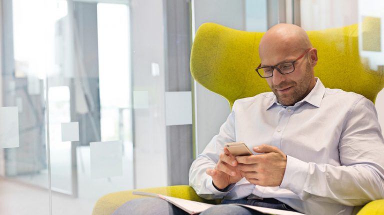 6 Reasons Why You Need A Mobile Learning Management System