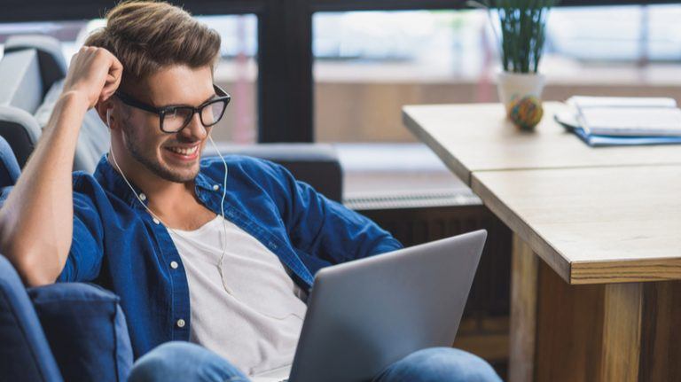 8 Top Features To Consider When Choosing Your Next eLearning Authoring Tool