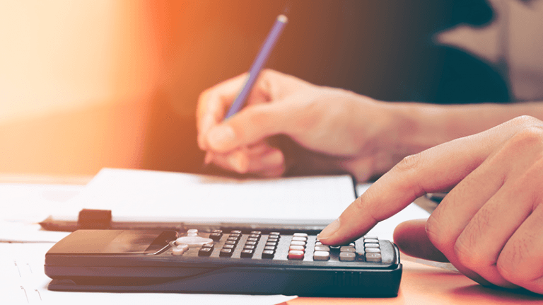 6 Reasons Why eLearning Development Costs Less Than Traditional Training