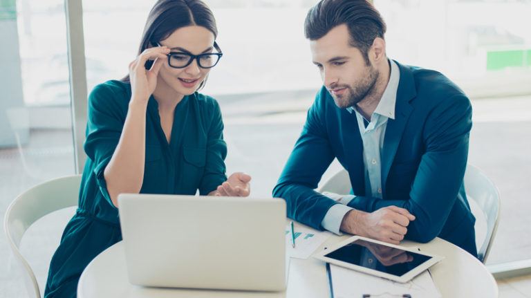 6 Notable Advantages Of Using Online Training Software For L&D