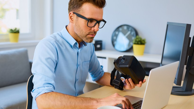 Integrating AR/VR Into eLearning Courses: 5 Top Pitfalls To Avoid