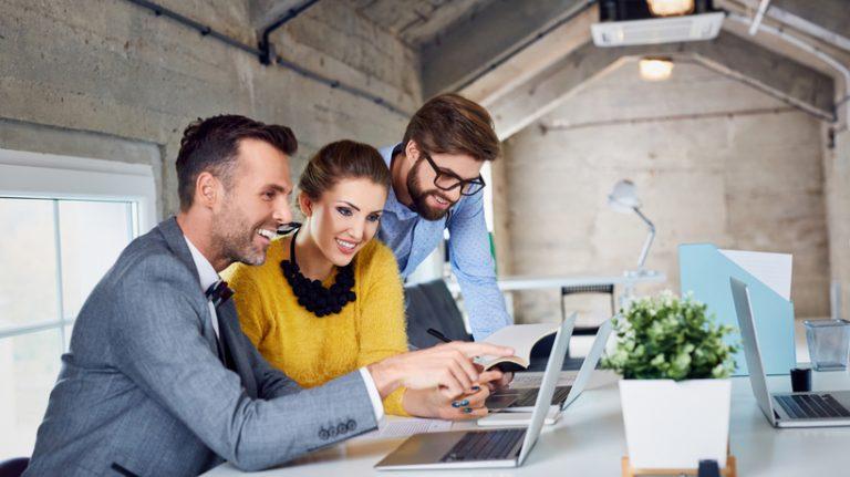 5 Tips To Incorporate Peer-Based Coaching In Online Training
