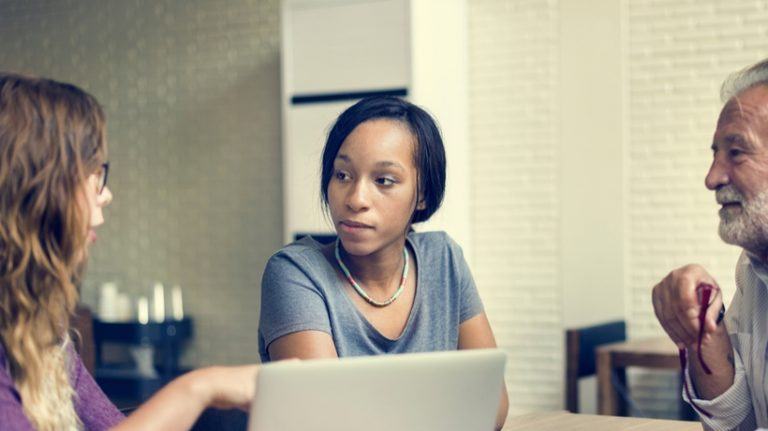 6 Ways To Integrate Social Learning Into Your Training Courses