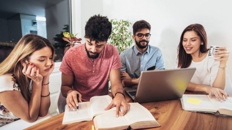 5 Things To Know Before You Take Online Courses