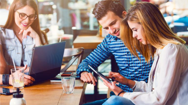 AI Virtual Assistant Benefits - 5 Unexpected Benefits Of Using An AI Virtual Assistant For Learning Support In Your Organization