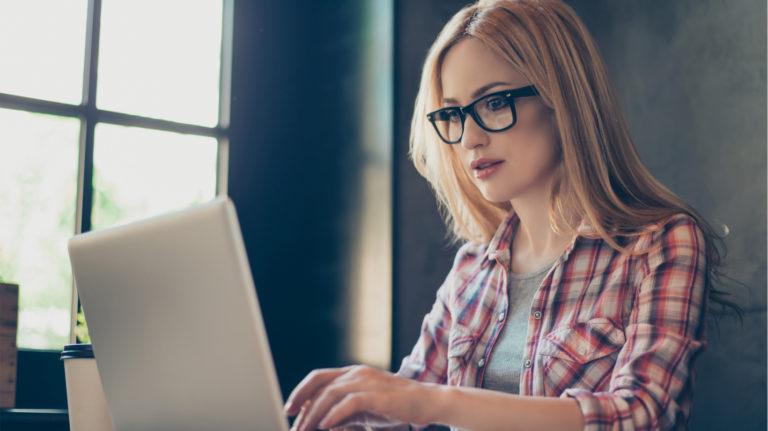 How To Find A Writer Job Using LinkedIn