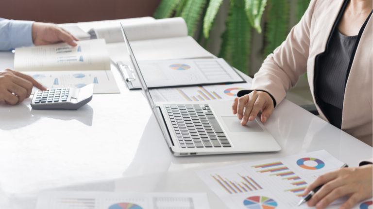 Performance Reviews Or Continuous Feedback: The Right Approach To Learner Evaluation And Engagement