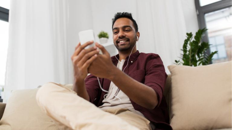 4 Amazing Educational Podcasts Every Student Should Listen To