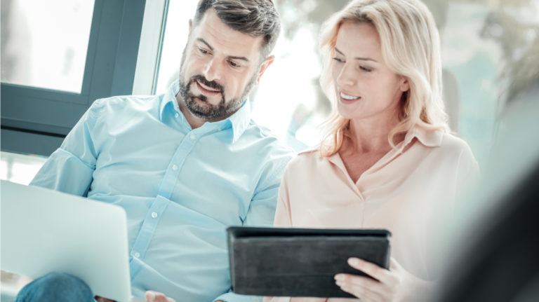 8 Secrets To Create Attention-Grabbing Headlines For Your eLearning Course