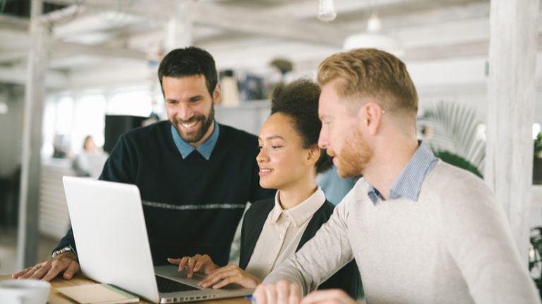 8 Ways Employee Training Software Can Help You Bridge Performance Gaps