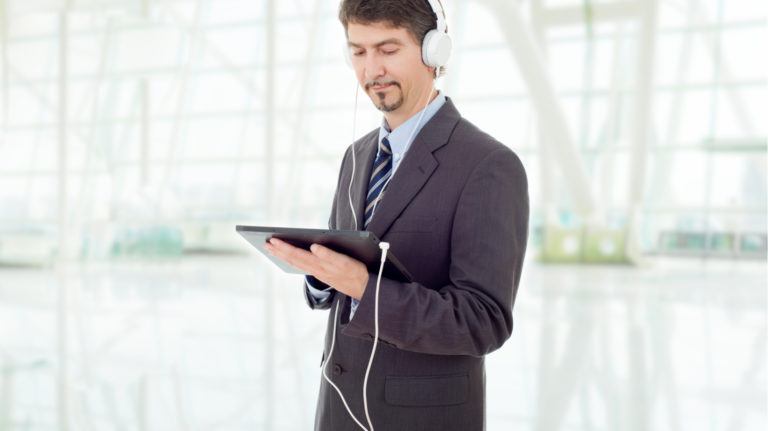 Micro And Mobile-Ready: Tips To Use Bite-Size Support And A Mobile Learning App To Improve Retention