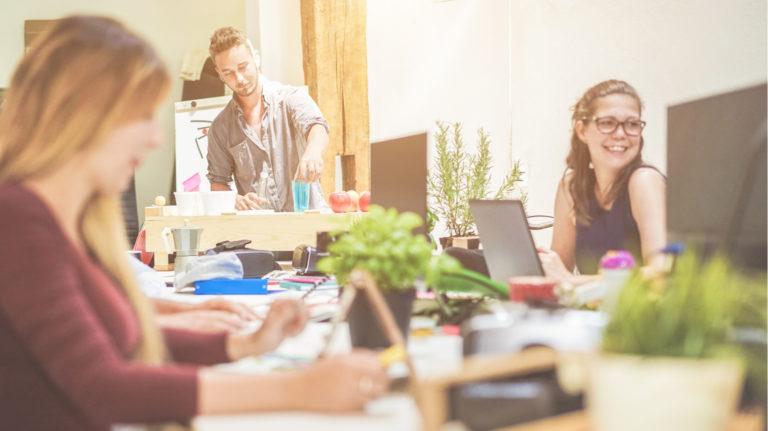 7 Top Refresher Resources To Include In Your Compliance Online Training Program
