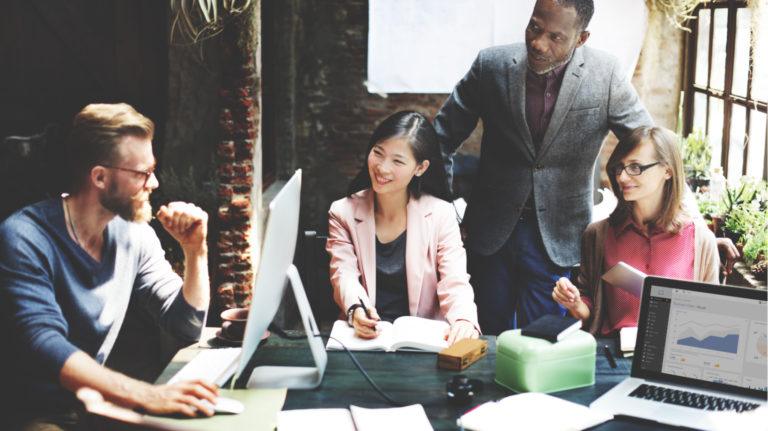 Onboarding Systems Checklist: 6 Crucial Features To Look For In Your New Employee Onboarding Software