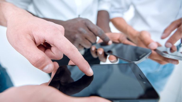 Choosing A Mobile-Friendly LMS For Successful Mobile Learning Implementation
