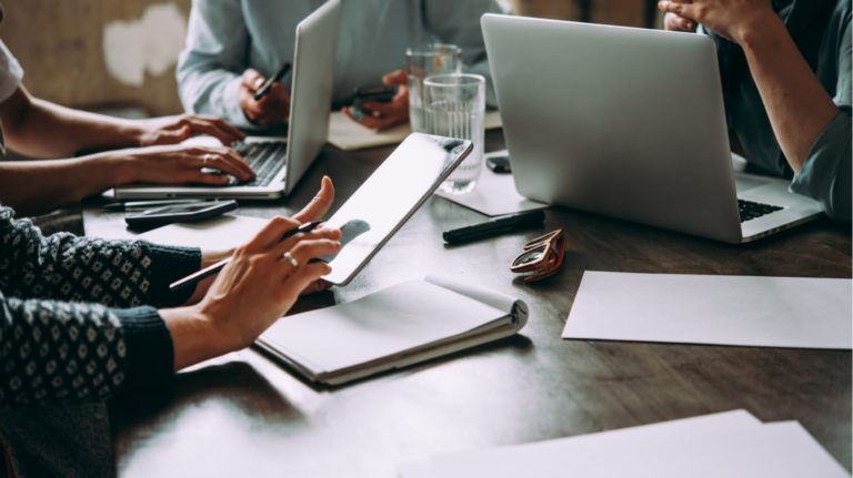 Free eBook: Modern And Multiplatform-Friendly - Everything You Need To Know To Implement A Mobile LMS For Online Training