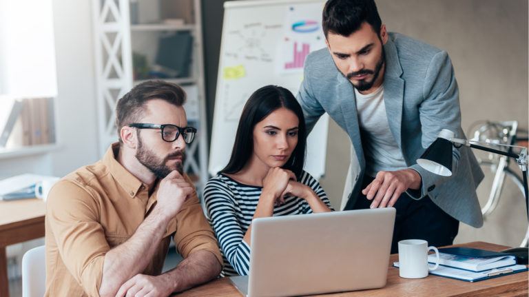 7 Warning Signs That Your eLearning Outsourcing Project Is Off Track