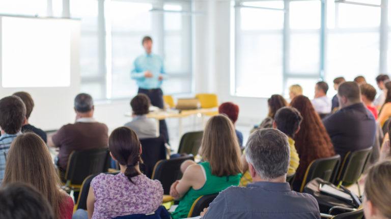 Why Businesses Should Train Their Employees In Data Analytics