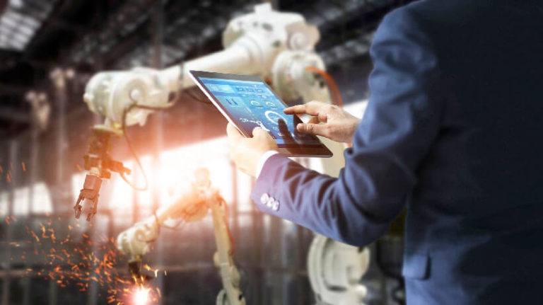 5 Training Challenges In The Manufacturing Industry And How An LMS Can Help You Solve Them