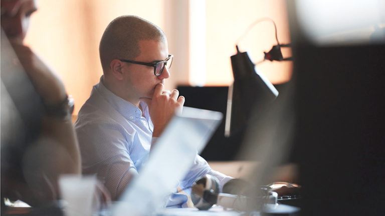 6 Tips To Incorporate Problem-Based Scenarios Into Your Sales Online Training
