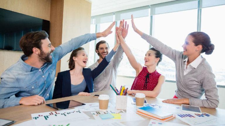 Close Those Leads: 6 Tips For Top-Notch Sales Training That Converts