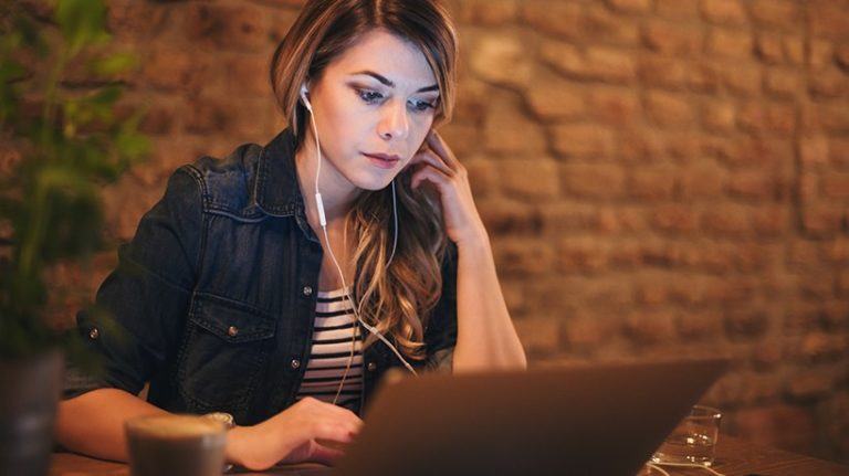 Using Videos In Your Corporate Training Strategy