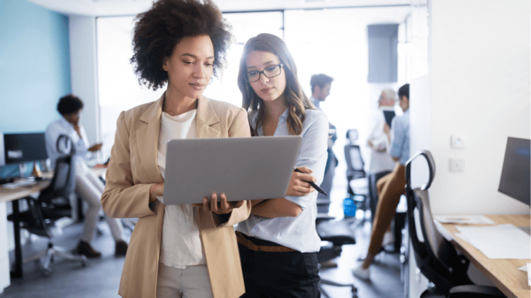 5 Reasons To Invest In An Authoring Solution With a Built-In learning management system
