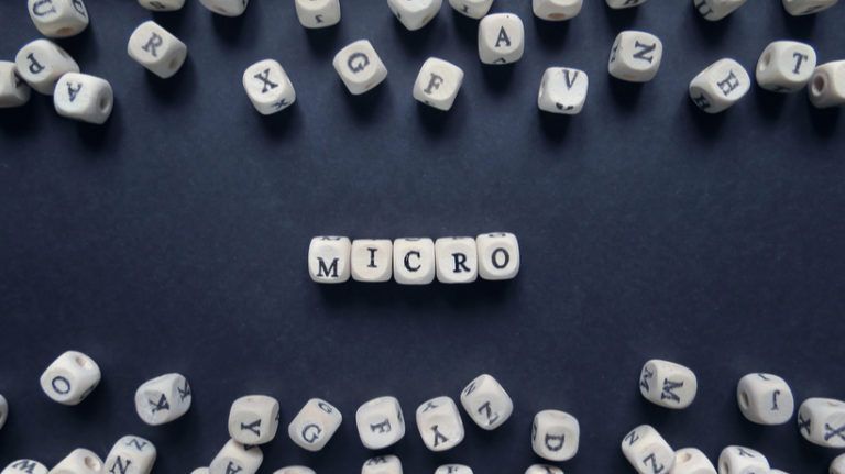 Contextual Microtraining? Guiding Employees Inside Their Workflows
