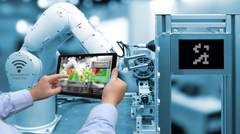 Using AR/VR eLearning Solutions In Manufacturing