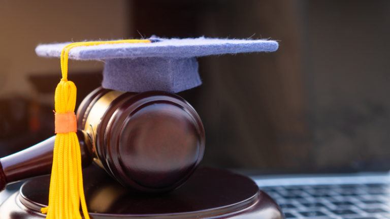 Why Choose An Online Pre-Law Degree? 