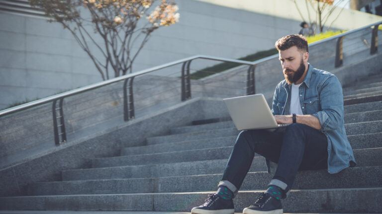 4 Ways To Use Mobile Learning In The Flow Of Work