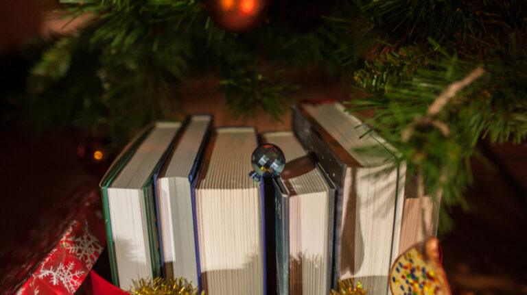 7 Must-Read Books About Tech For 2022