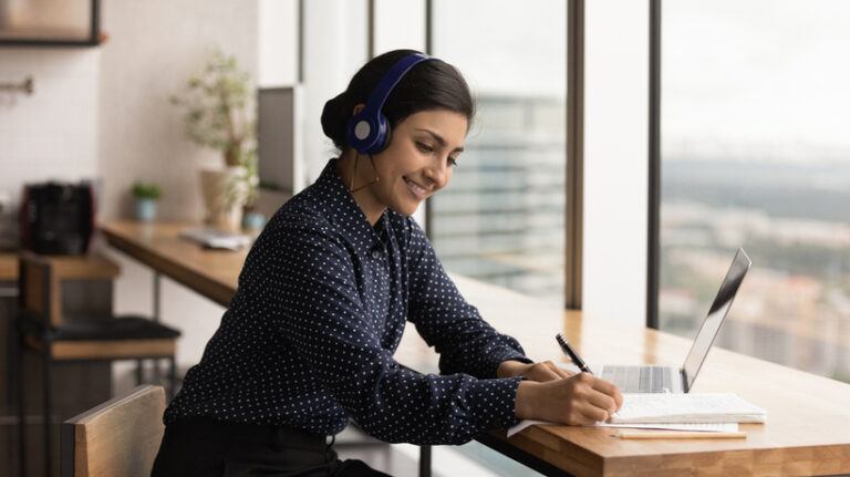 Contextualized Learning At Its Finest: Top Tips To Foster Real-World Application With Online Bootcamps