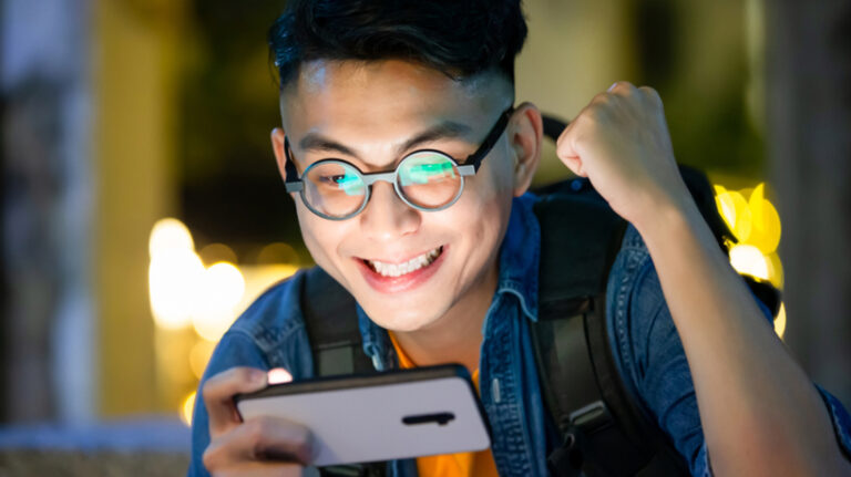 7 Tested Game-Based Learning Techniques For Mobile-Friendly Training