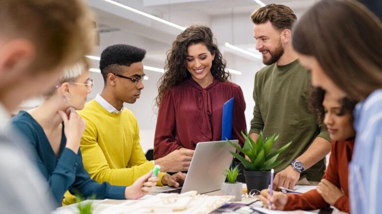 How Custom Learning Paves The Way For Collaborative Learning Cultures