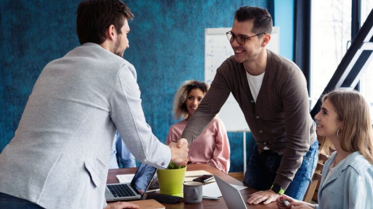 How To Use Blended Learning To Ease The Back-To-Office Transition