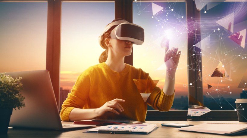 How To Create Online Training Courses With VR And AR Tech