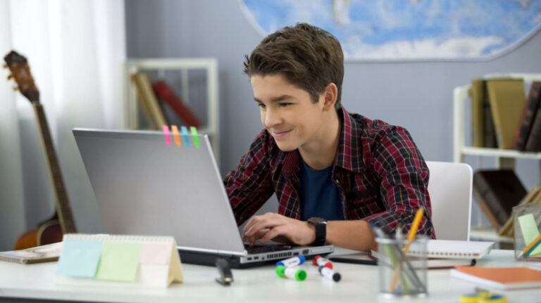 Leveraging Technology To Increase Home-School Communication In K-12 Schools
