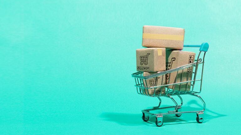 Why The Right eLearning Tools Can Help Retailers Win The Holiday Season In 2023