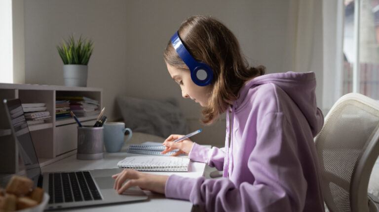Online Schooling As A Holistic Alternative To Traditional Schooling