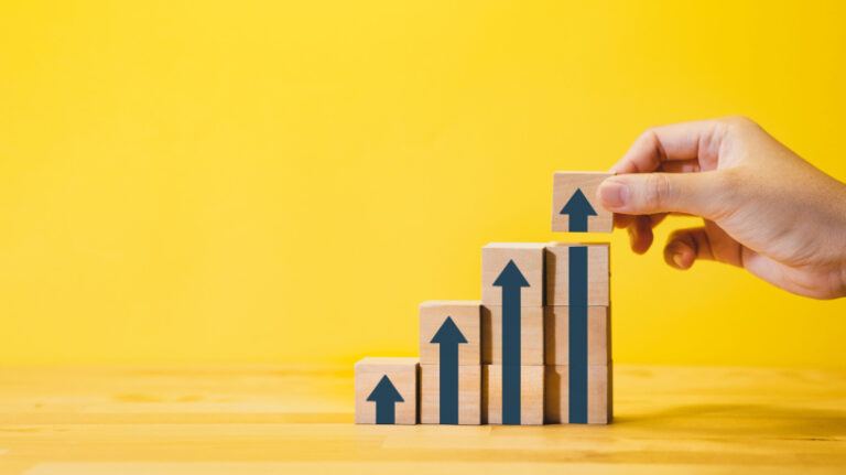 Data Analytics And eLearning: Personalizing Learning Experiences