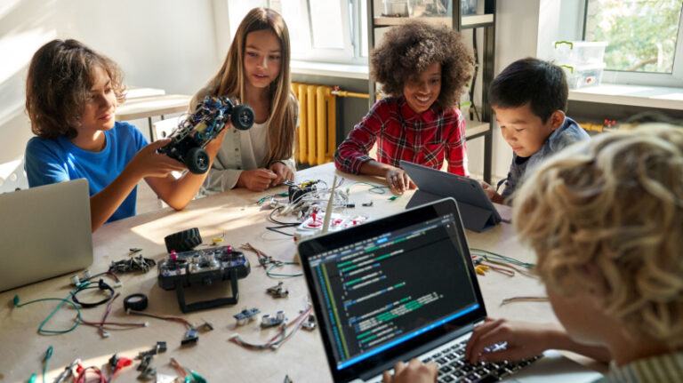 What Are The Most Effective Ways To Introduce Children To AI